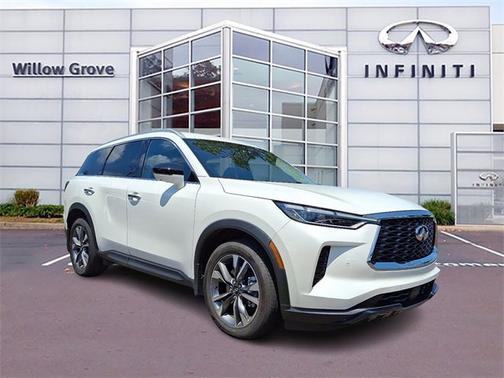 2025 INFINITI QX60 LUXE
