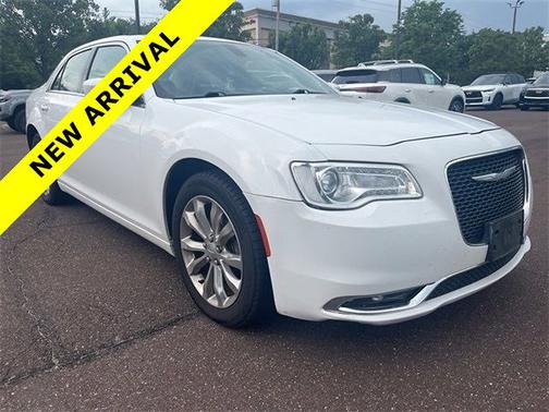 2017 Chrysler 300 Limited