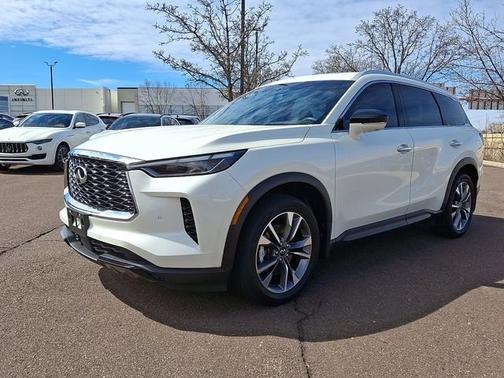 2023 INFINITI QX60 LUXE