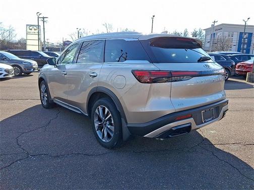 2025 INFINITI QX60 LUXE