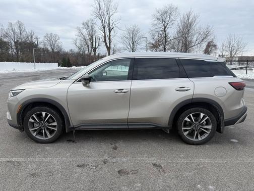 2025 INFINITI QX60 LUXE