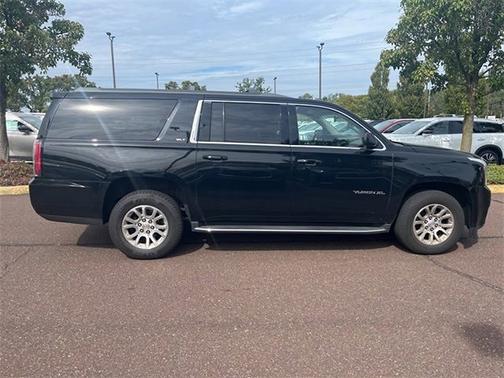2017 GMC Yukon XL SLT