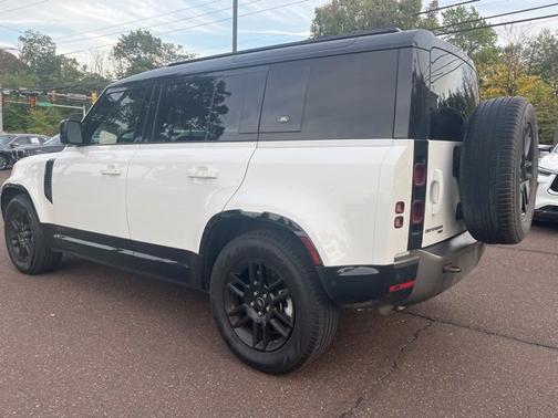2021 Land Rover Defender X-Dynamic SE
