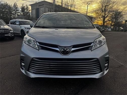 2018 Toyota Sienna XLE Premium