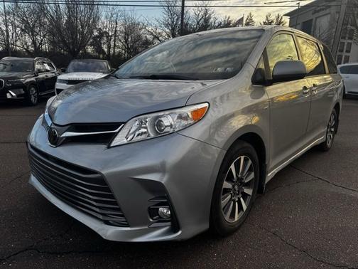 2018 Toyota Sienna XLE Premium