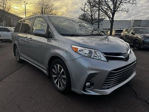 2018 Toyota Sienna XLE Premium