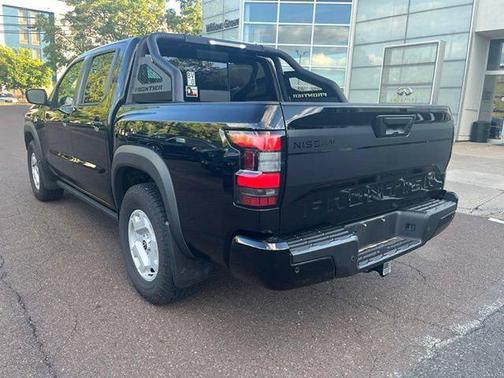 Super Black 2024 Nissan Frontier SV