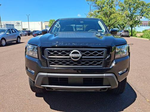 Super Black 2024 Nissan Frontier SV