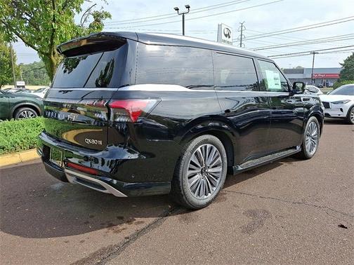 2026 INFINITI QX80 LUXE