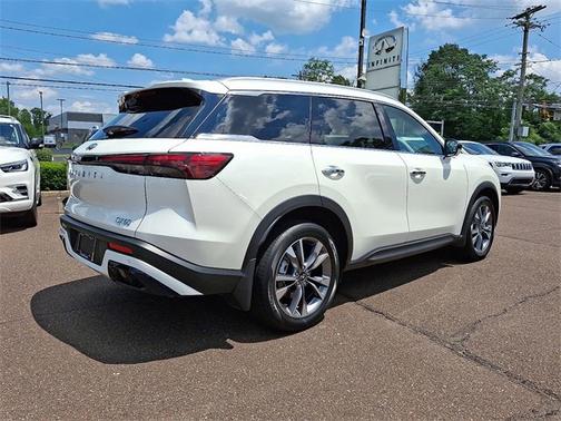 2024 INFINITI QX60 LUXE
