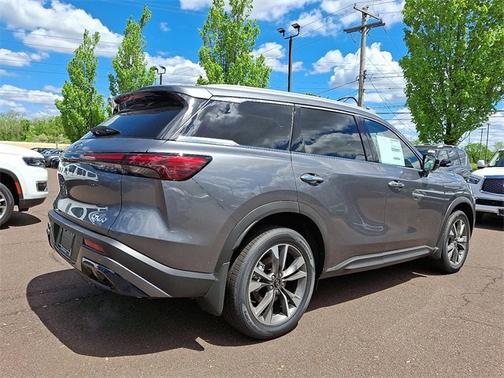 2025 INFINITI QX60 LUXE