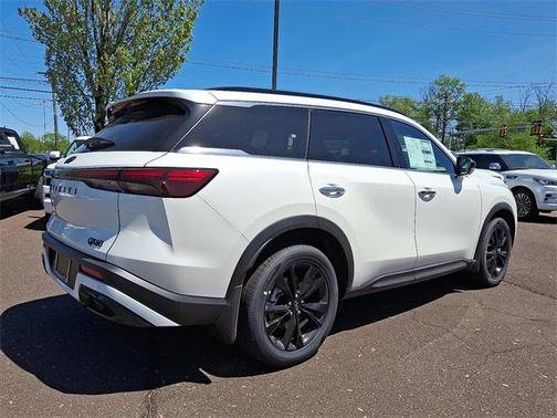 2025 INFINITI QX60 LUXE