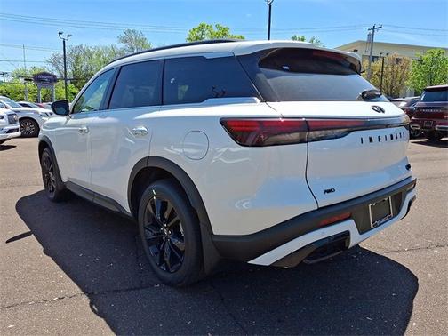 2025 INFINITI QX60 LUXE
