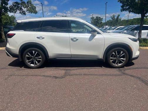 Majestic White 2023 INFINITI QX60 Luxe