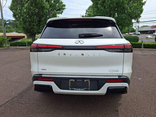 Majestic White 2023 INFINITI QX60 Luxe
