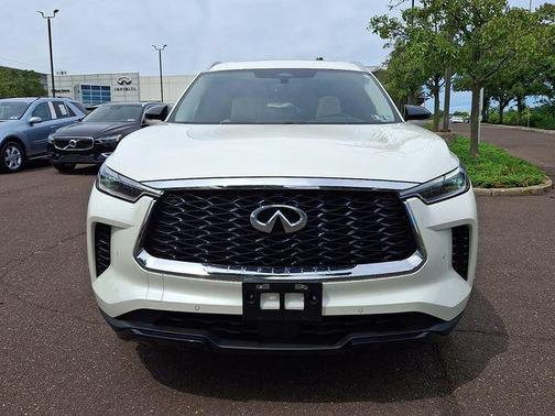 Majestic White 2023 INFINITI QX60 Luxe
