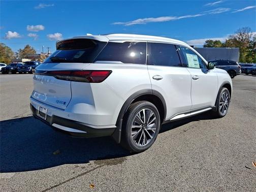 2026 INFINITI QX60 LUXE