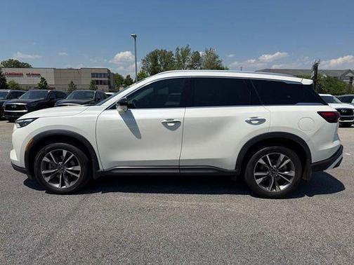 Majestic White 2024 INFINITI QX60 Luxe