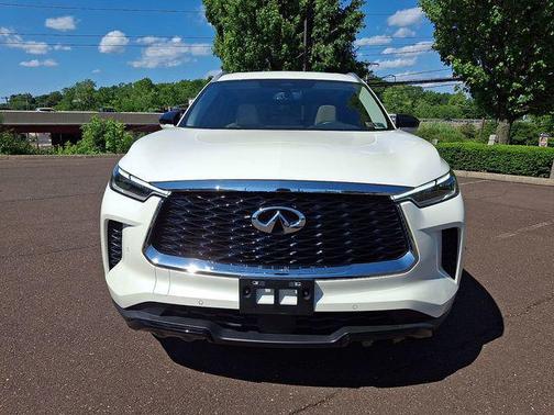 Majestic White 2024 INFINITI QX60 Luxe