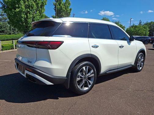 Majestic White 2024 INFINITI QX60 Luxe