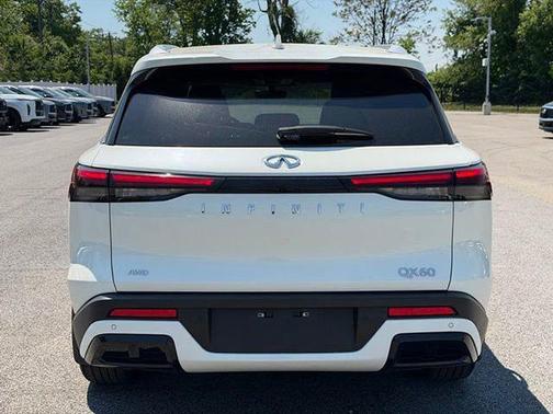 Majestic White 2024 INFINITI QX60 Luxe
