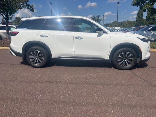 2025 INFINITI QX60 PURE