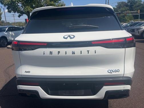 2025 INFINITI QX60 PURE