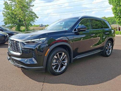 Mineral Black 2023 INFINITI QX60 Luxe