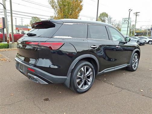 2022 INFINITI QX60 LUXE