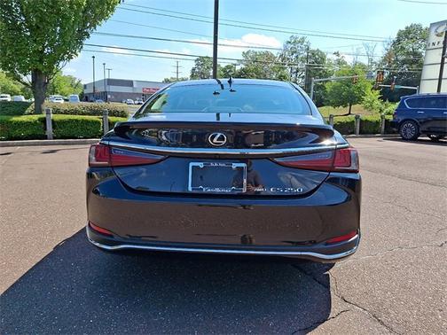 2021 Lexus ES 250 Base