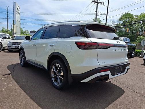 2024 INFINITI QX60 LUXE