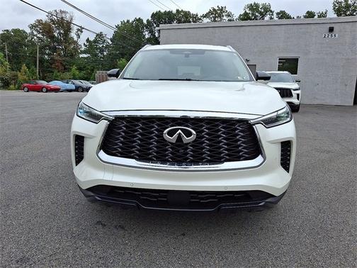 2025 INFINITI QX60 LUXE