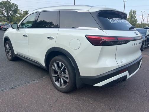 2025 INFINITI QX60 LUXE