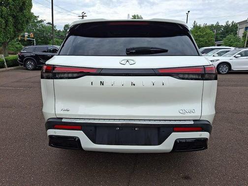 Majestic White 2023 INFINITI QX60 Luxe