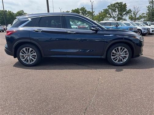 2024 INFINITI QX50 LUXE