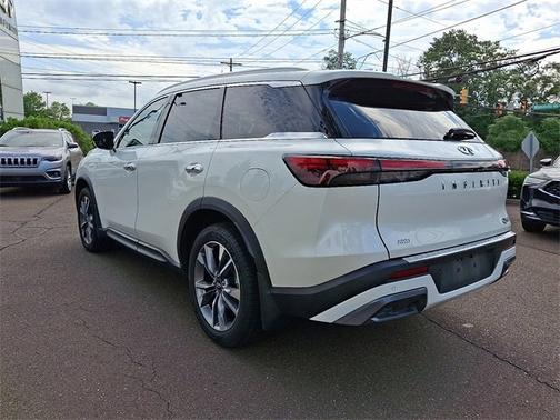 2022 INFINITI QX60 LUXE
