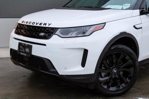 Photo 2 of 34 of 2022 Land Rover Discovery Sport SE