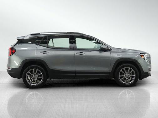 Sterling Metallic 2024 GMC Terrain SLT