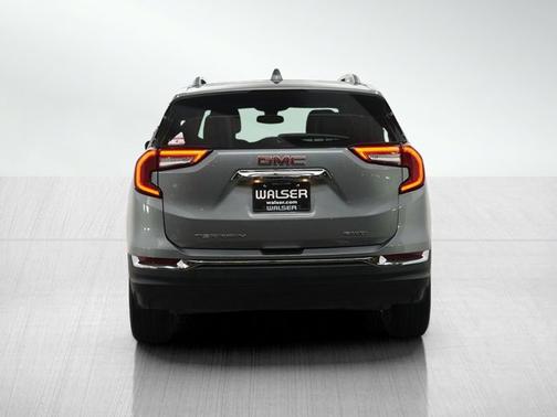 Sterling Metallic 2024 GMC Terrain SLT