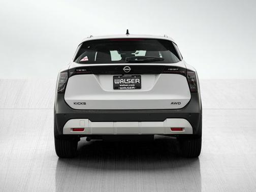 Aspen White Tricoat 2026 Nissan Kicks SV
