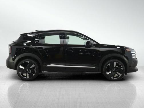 Super Black 2025 Nissan Kicks SR