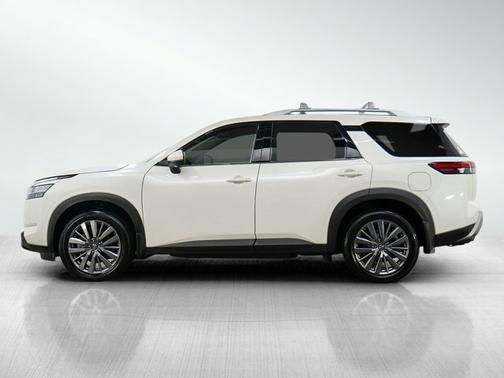 Pearl White Tricoat 2023 Nissan Pathfinder SL