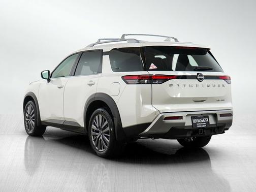 Pearl White Tricoat 2023 Nissan Pathfinder SL