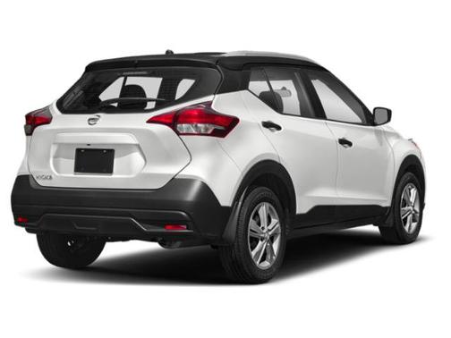 Aspen White Pearl 2018 Nissan Kicks SV