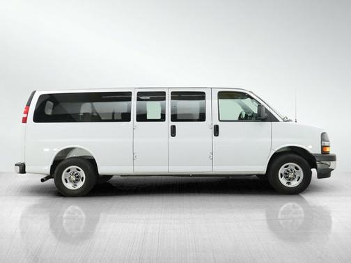 Summit White 2025 Chevrolet Express 3500 LT