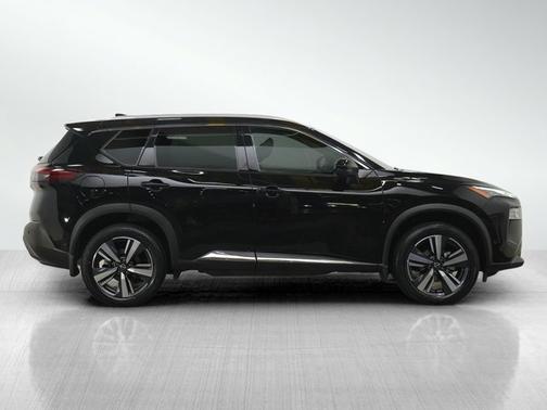Super Black 2023 Nissan Rogue SL