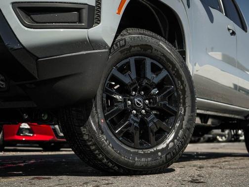 Boulder Gray Pearl 2026 Nissan Frontier SV