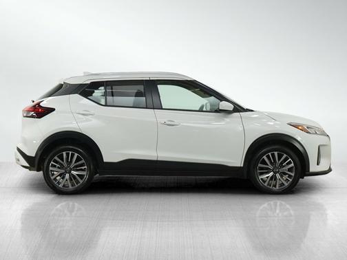 Fresh Powder 2024 Nissan Kicks SV