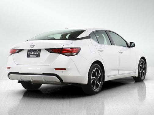 Aspen White Tricoat 2025 Nissan Sentra SV