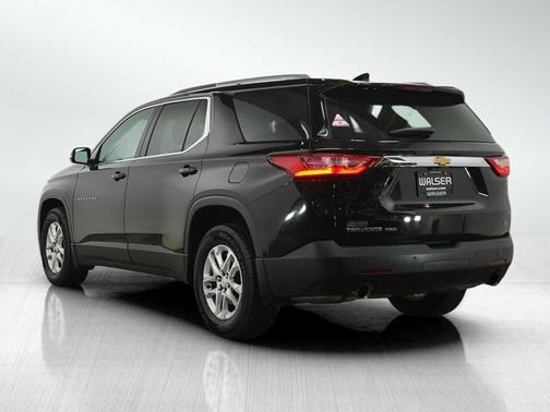 Mosaic Black Metallic 2018 Chevrolet Traverse LT Cloth